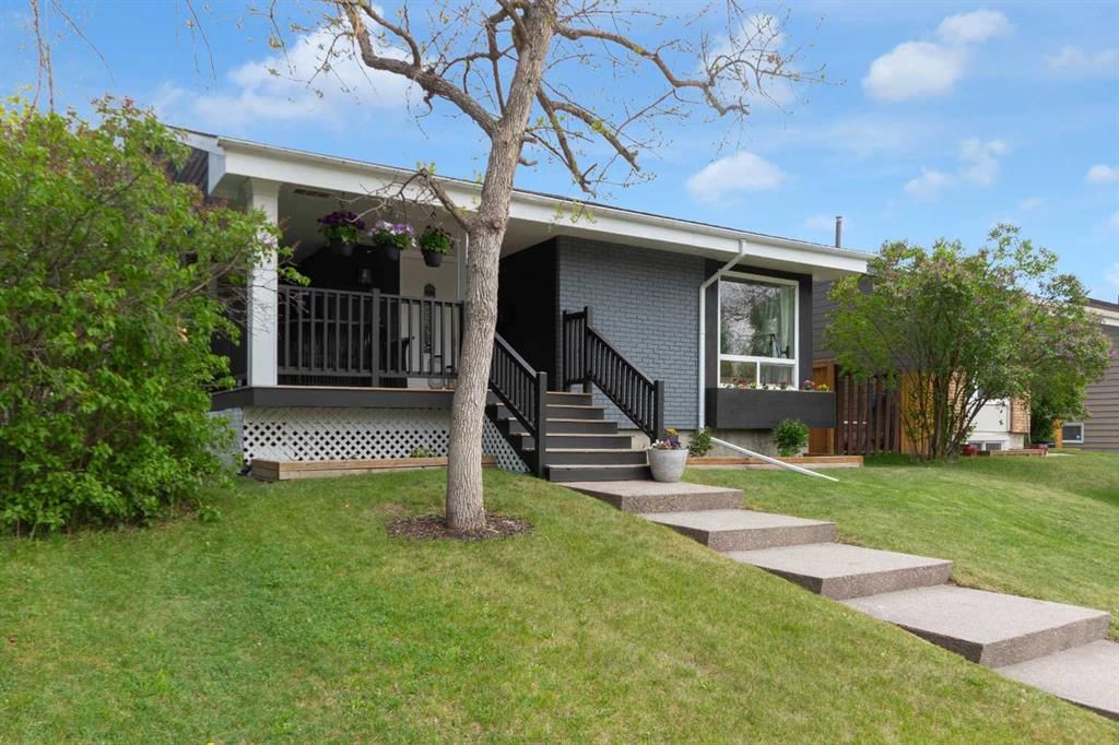 15 Woodglen Road SW, Calgary — main listing photo