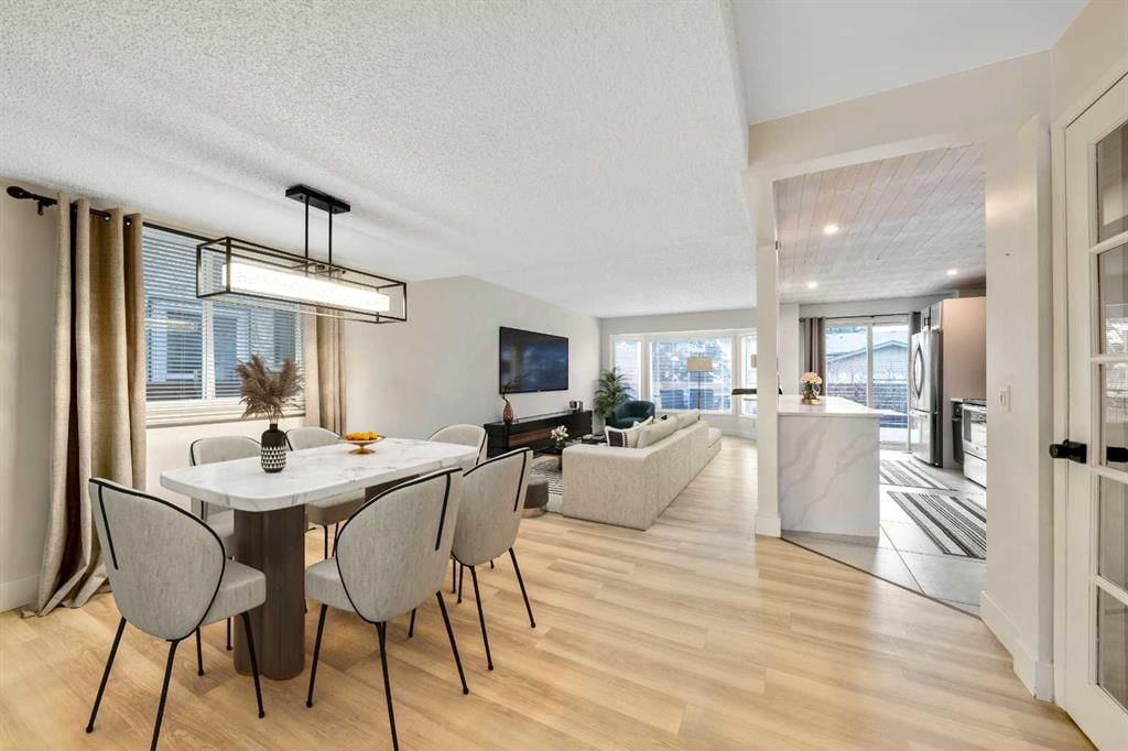 100 Woodfield Green SW, Calgary — photo 4 of 50
