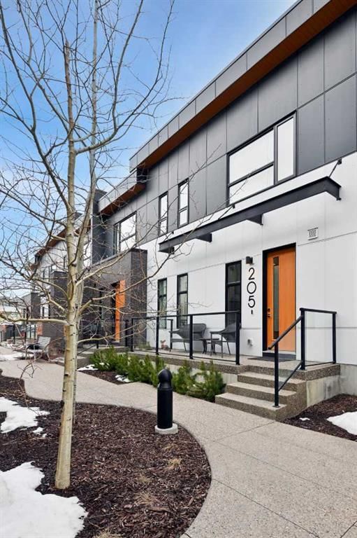205, 830 78 Street SW, Calgary — main listing photo