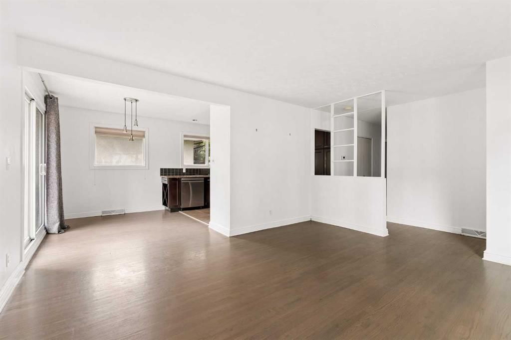 5615 20 Street SW, Calgary — photo 3 of 27