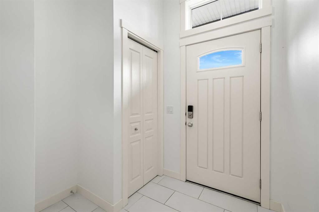 357 Mckenzie Towne Gate SE, Calgary — photo 3 of 50