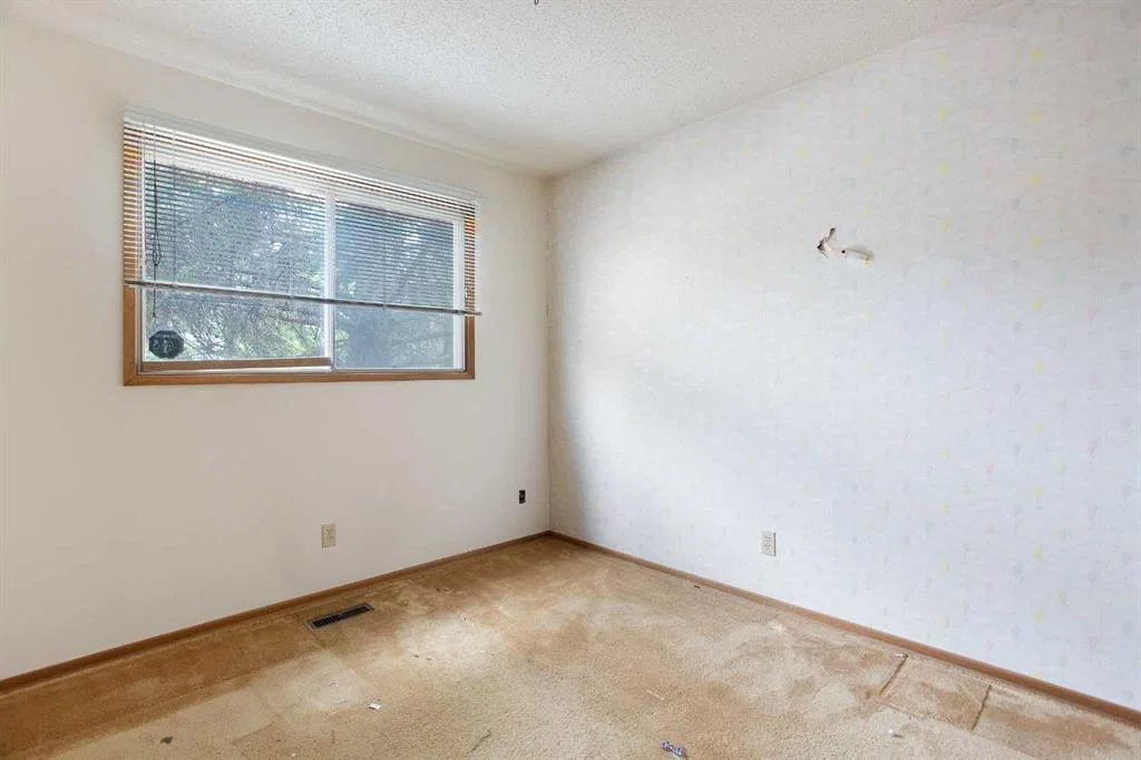608 Aboyne Crescent NE, Calgary — photo 5 of 8