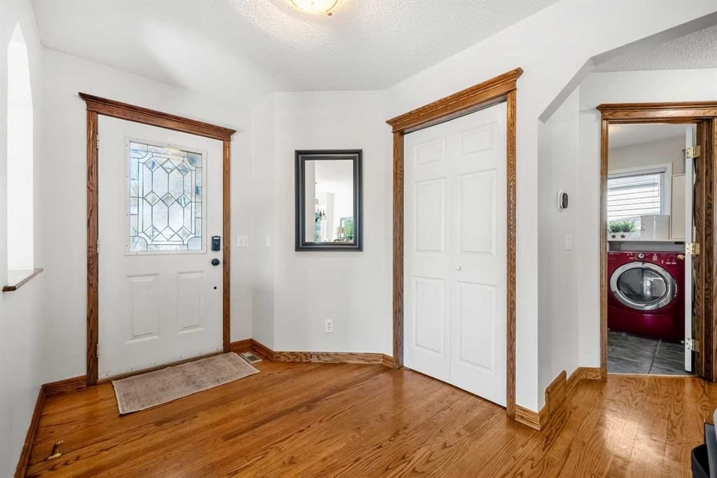 268 Douglas Woods Drive SE, Calgary — photo 3 of 50