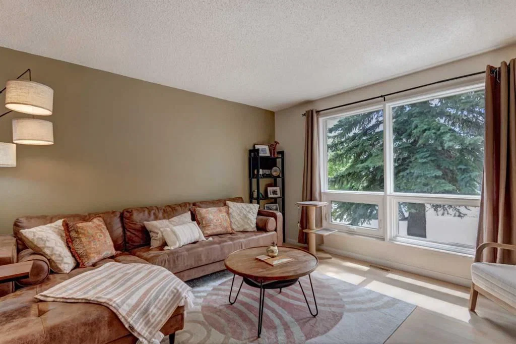 20 Strathearn Rise SW, Calgary — photo 3 of 33