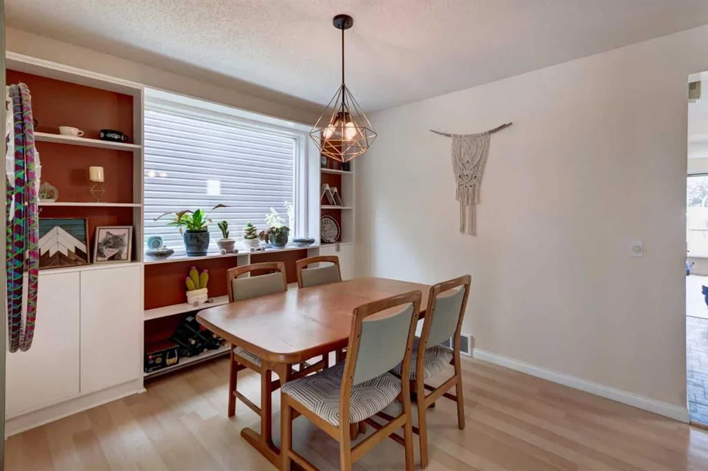 20 Strathearn Rise SW, Calgary — photo 5 of 33