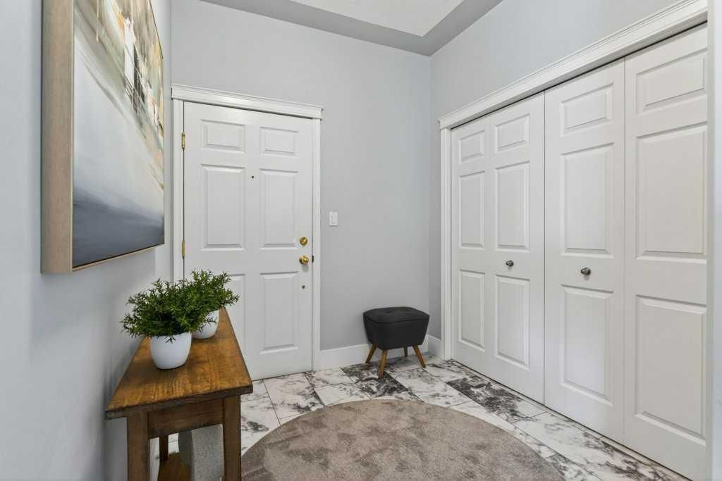 1302, 7451 Springbank Boulevard SW, Calgary — photo 3 of 43