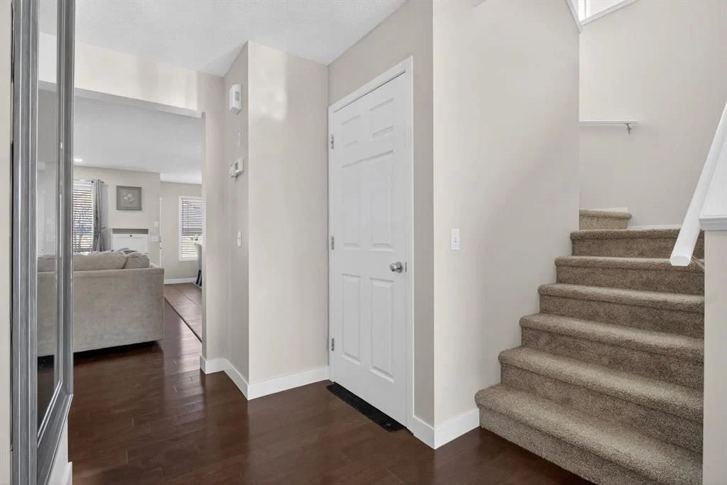 28 Elgin View SE, Calgary — photo 5 of 45