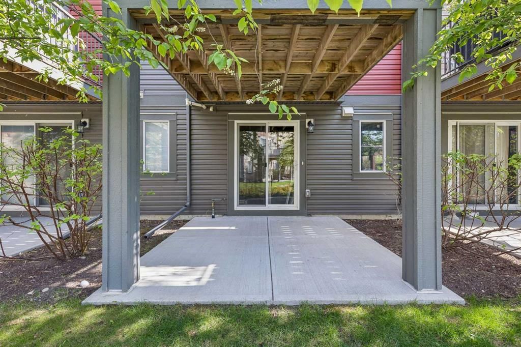 213 Copperpond Villas SE, Calgary — photo 2 of 26
