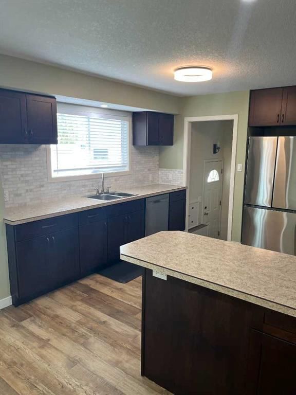 2015 Milne Drive NE, Calgary — photo 3 of 35