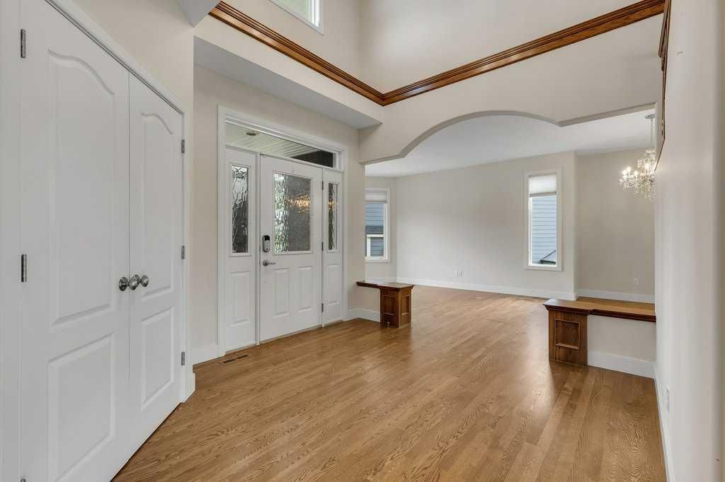 10983 Valley Springs Road NW, Calgary — photo 3 of 49