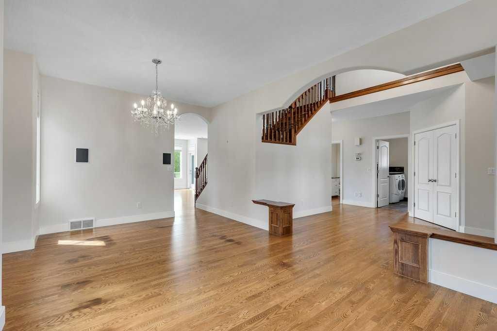 10983 Valley Springs Road NW, Calgary — photo 4 of 49