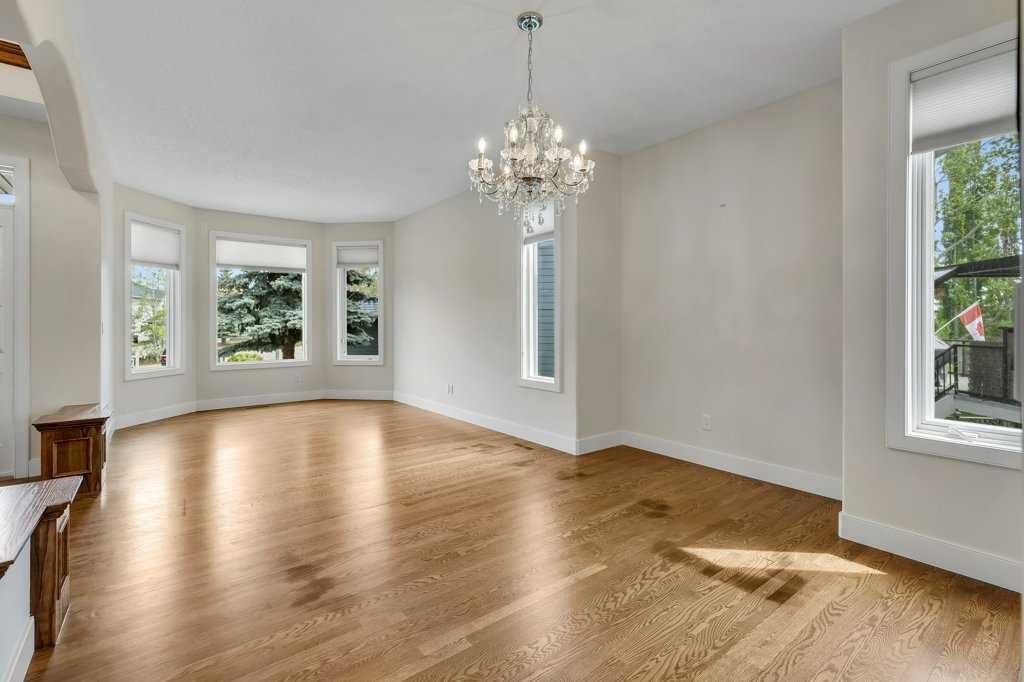 10983 Valley Springs Road NW, Calgary — photo 5 of 49