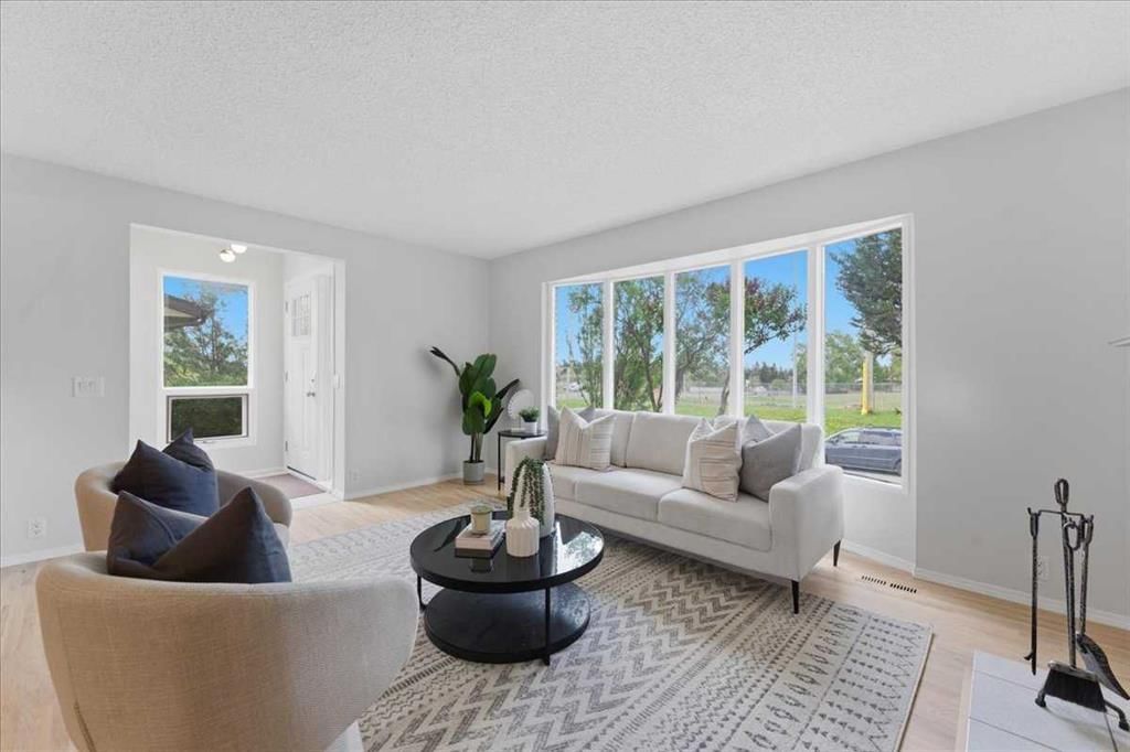 148 Edgedale Way NW, Calgary — photo 4 of 42