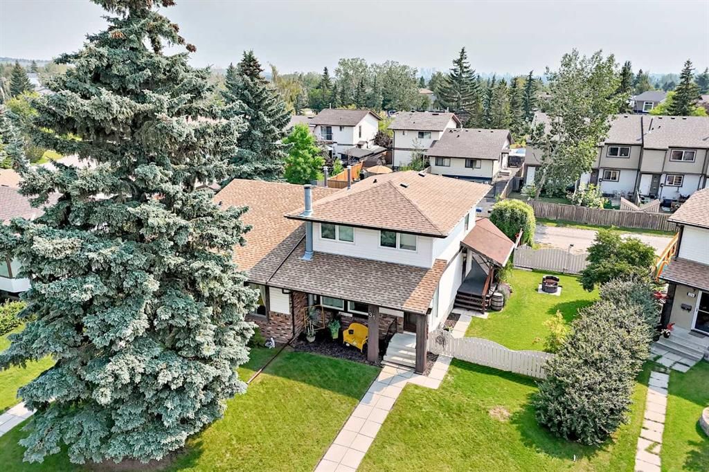 31 Ranchero Bay NW, Calgary — photo 2 of 37