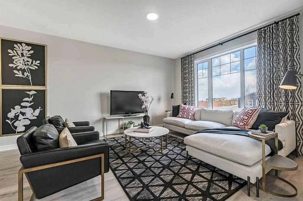 5132 154 Avenue SW, Calgary — photo 3 of 17