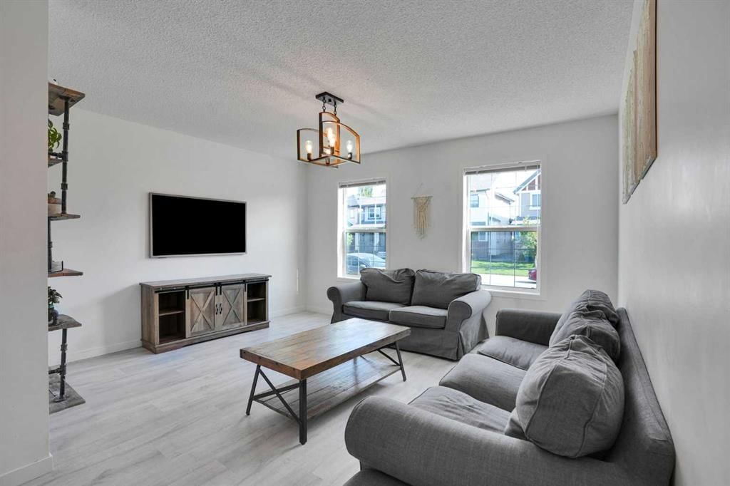 209 Copperpond Parade SE, Calgary — photo 3 of 49