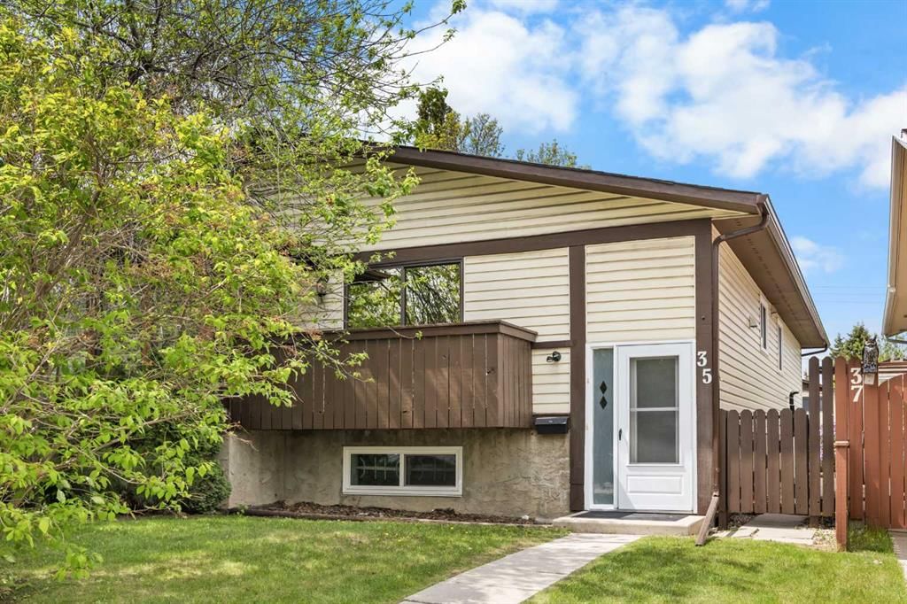 35 Bermuda Drive NW, Calgary — main listing photo