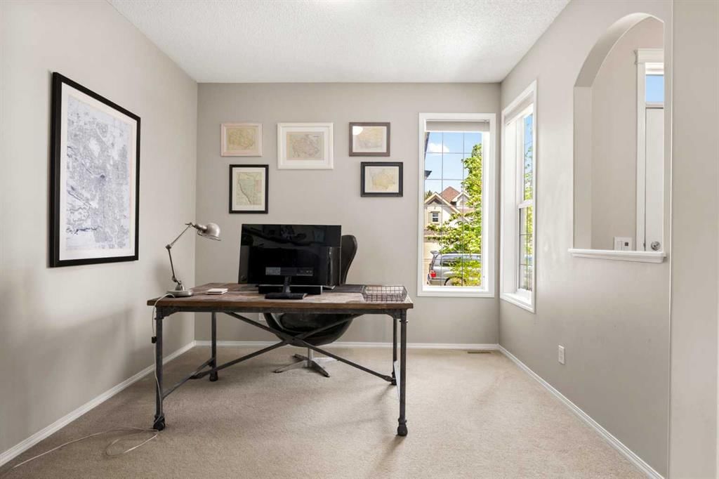 138 Cranwell Close SE, Calgary — photo 5 of 33