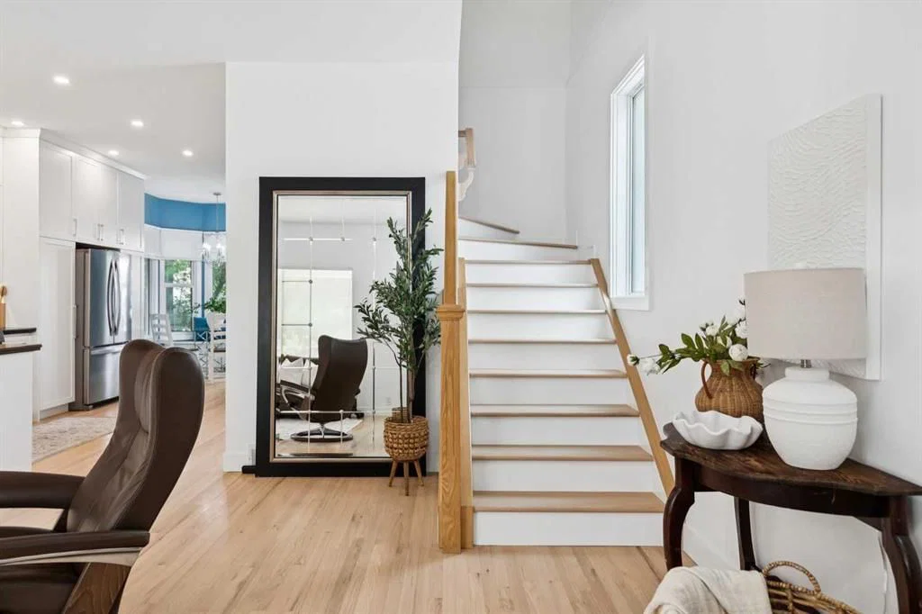 329 10A Street NW, Calgary — photo 2 of 42