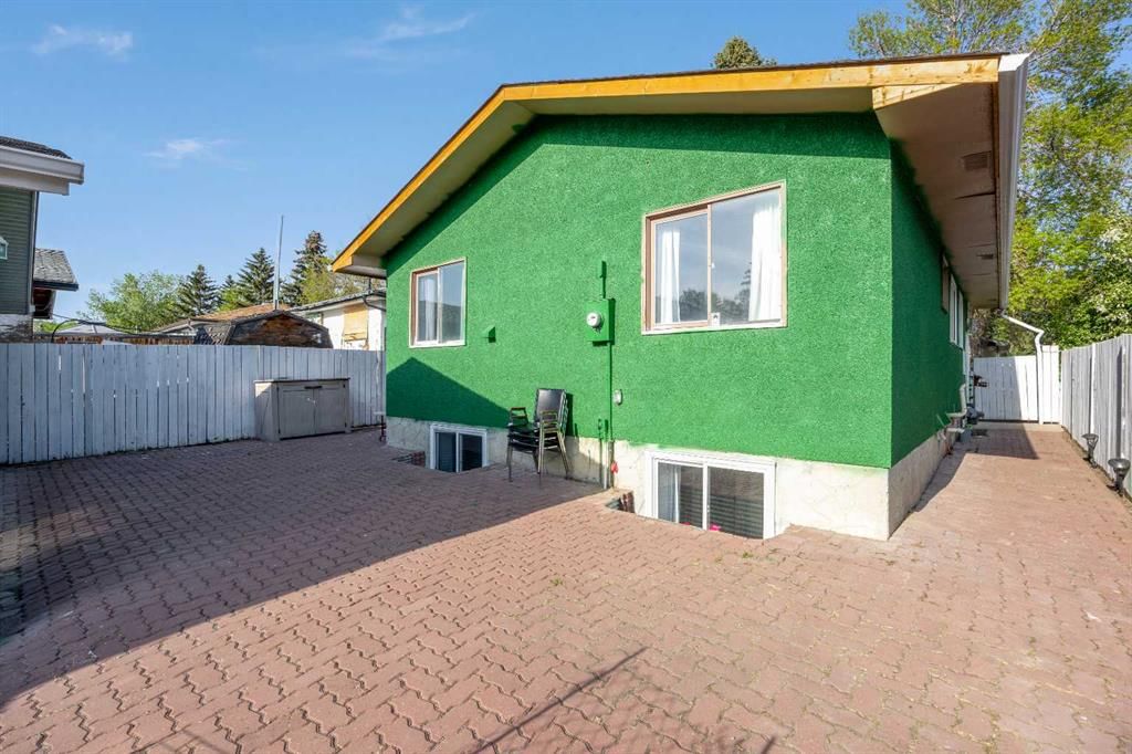 3050 30A Street SE, Calgary — photo 3 of 39