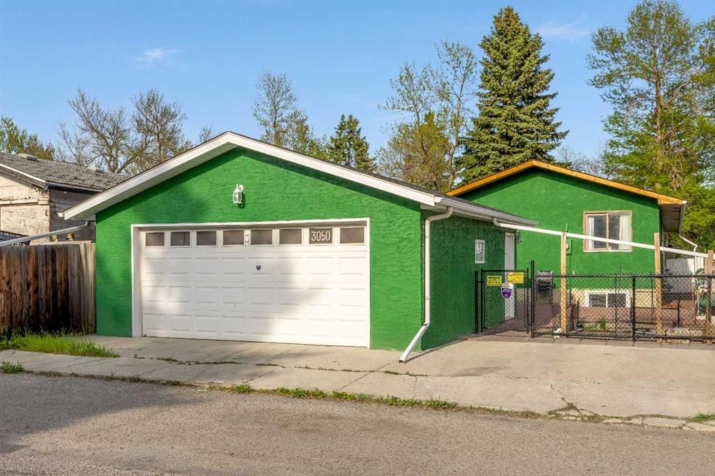 3050 30A Street SE, Calgary — photo 4 of 39