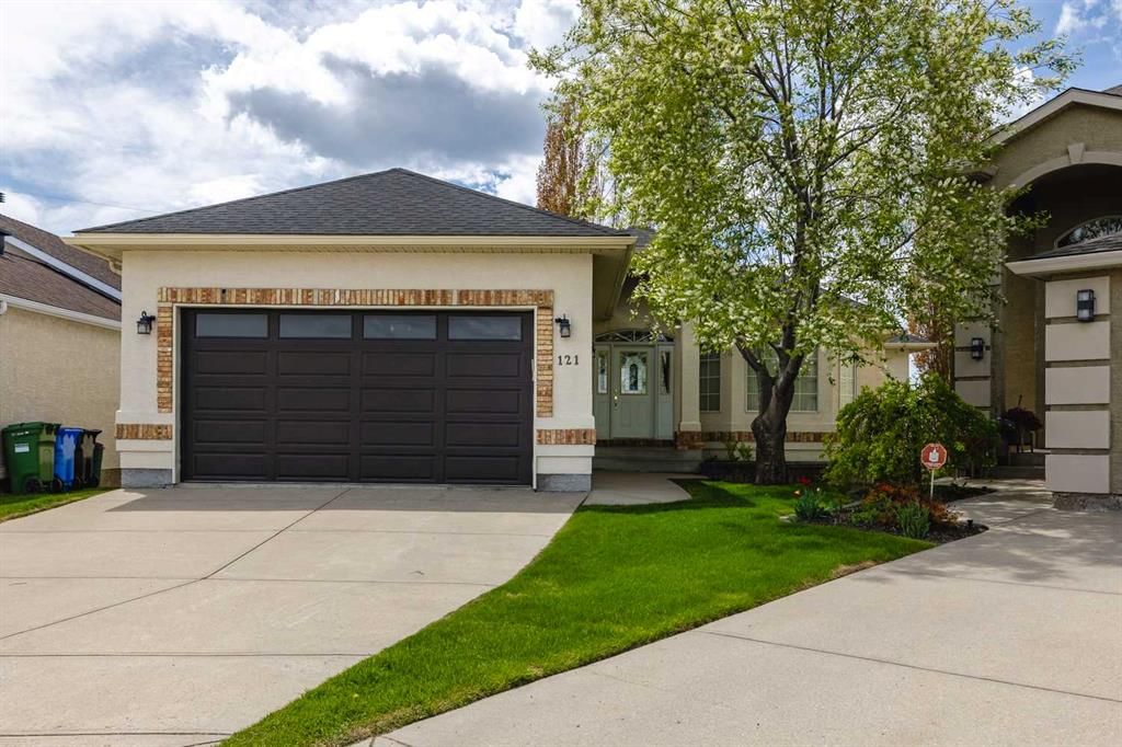 121 Scenic View Bay NW, Calgary — photo 2 of 50