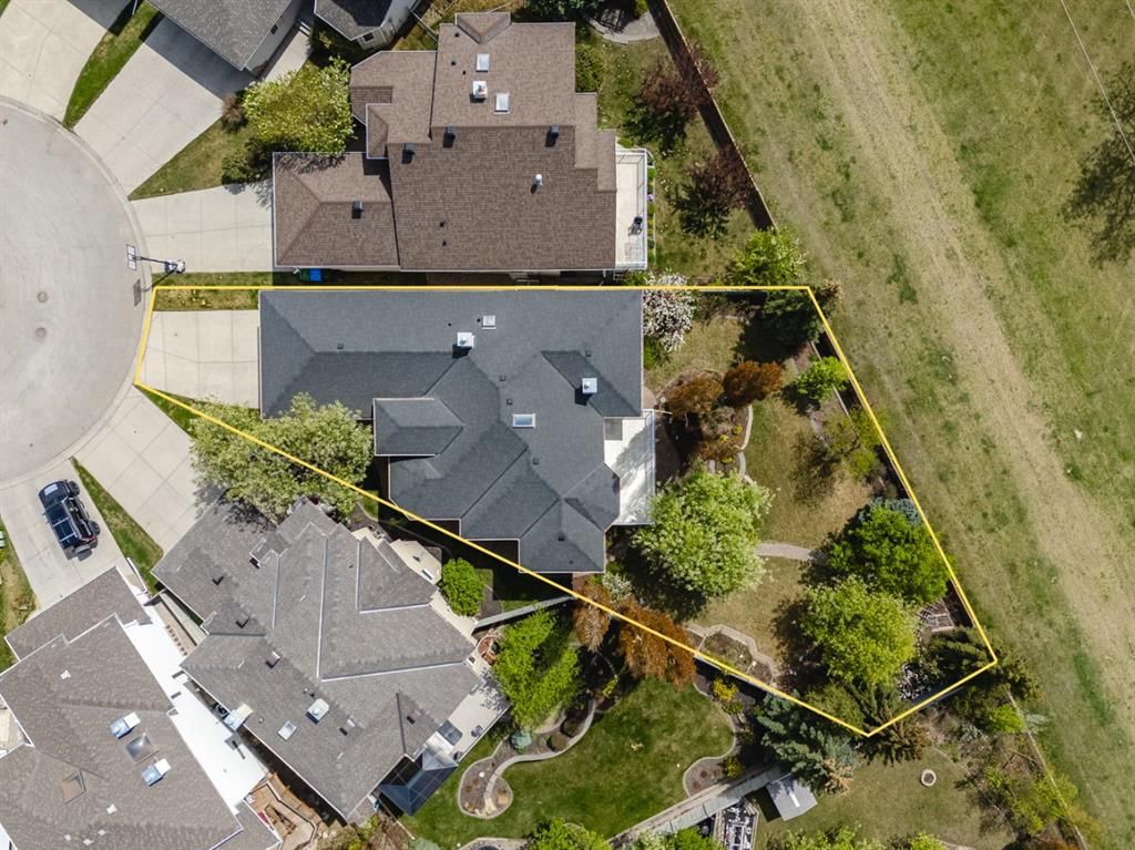 121 Scenic View Bay NW, Calgary — photo 5 of 50