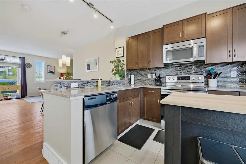 39 Kinlea Common NW, Calgary — photo 4 of 29