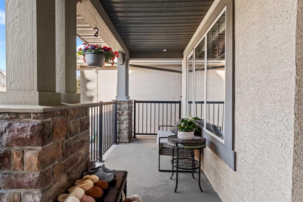 325 Discovery Ridge Way SW, Calgary — photo 2 of 42