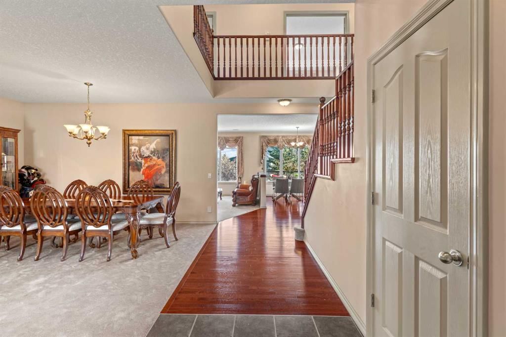 325 Discovery Ridge Way SW, Calgary — photo 3 of 42