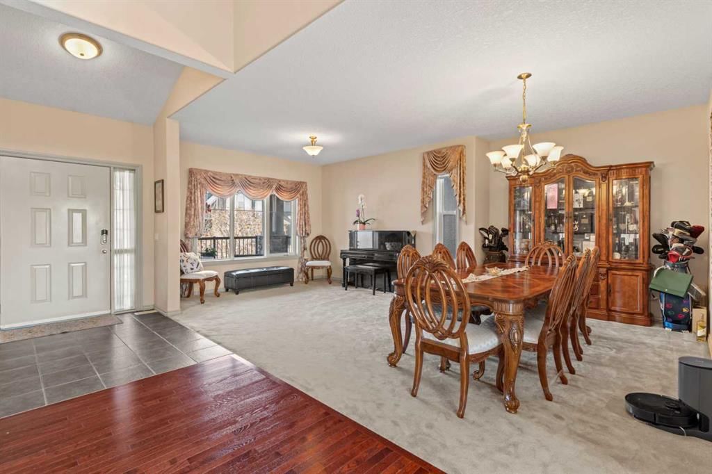 325 Discovery Ridge Way SW, Calgary — photo 4 of 42