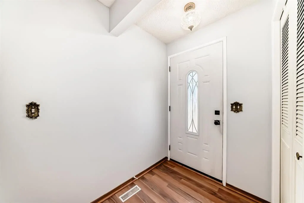 411 Abadan Place NE, Calgary — photo 2 of 32