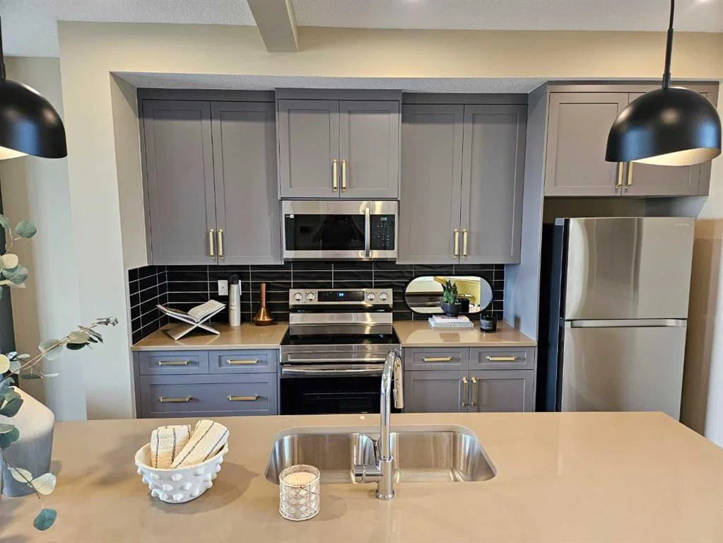 139 Ambleridge Street NW, Calgary — photo 5 of 17