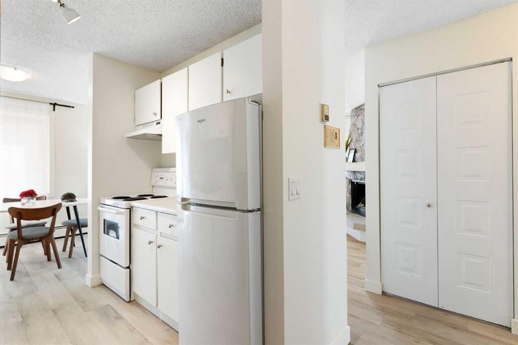 21, 2414 14A Street SW, Calgary — photo 3 of 25