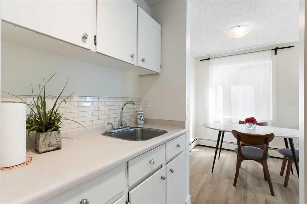 21, 2414 14A Street SW, Calgary — photo 5 of 25
