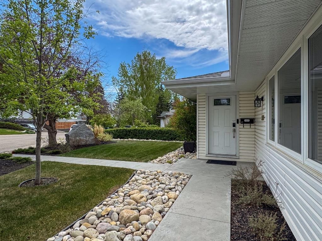 5839 Dalkeith Hill NW, Calgary — photo 3 of 49
