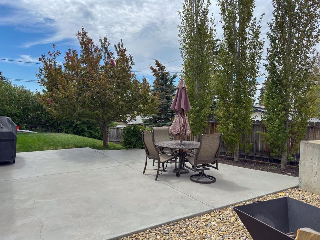 5839 Dalkeith Hill NW, Calgary — photo 5 of 49