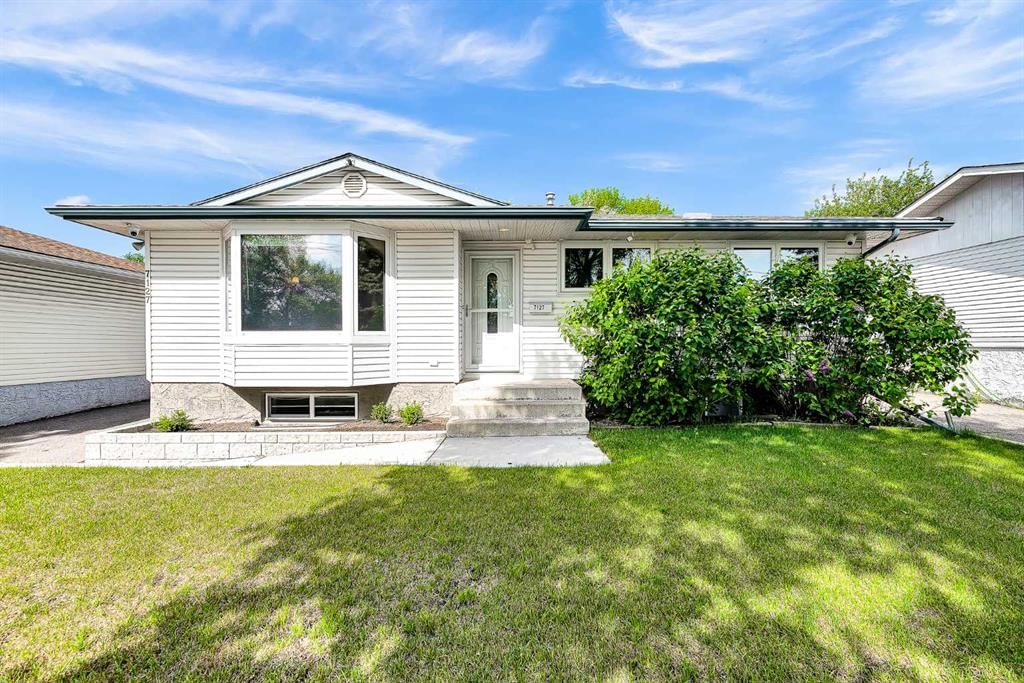 7127 18 Street SE, Calgary — main listing photo