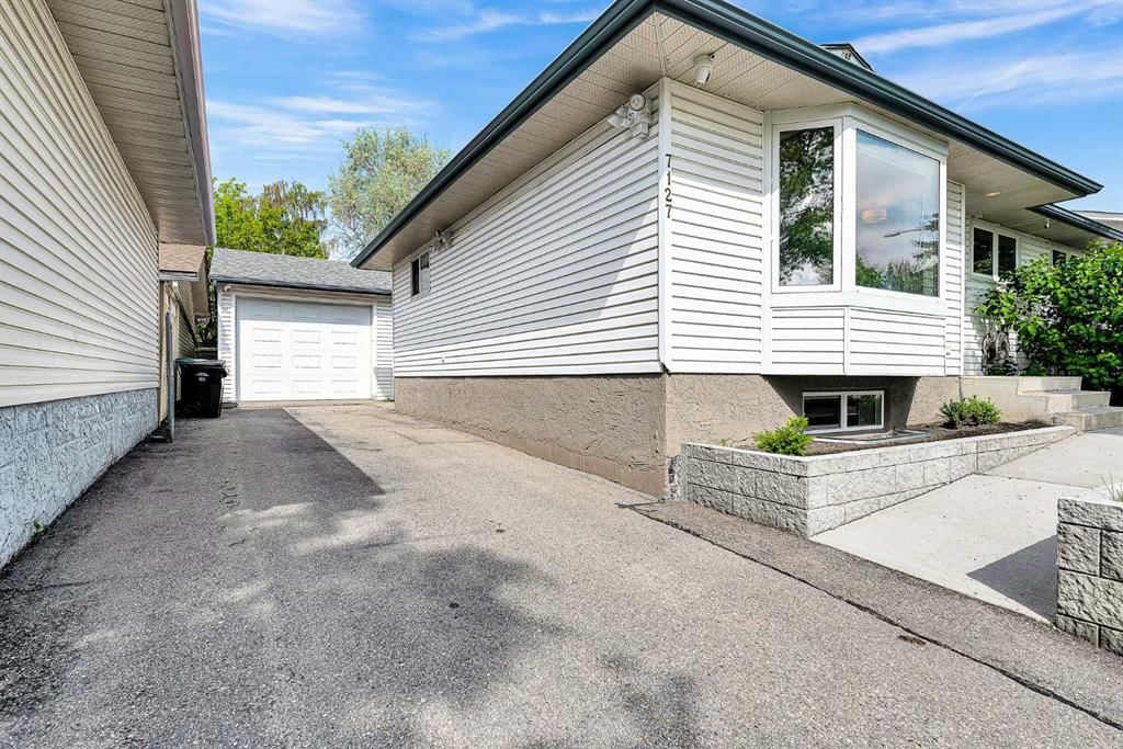 7127 18 Street SE, Calgary — photo 2 of 44