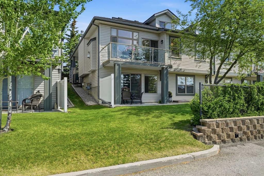 131 Springbank Terrace SW, Calgary — photo 3 of 47