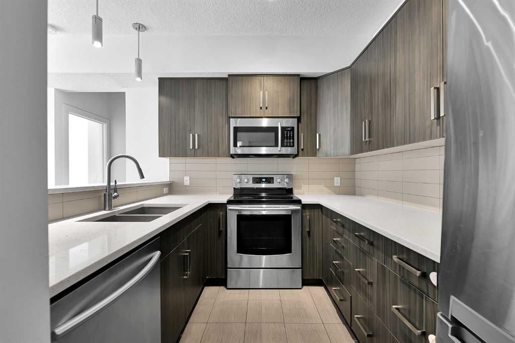 107, 611 Edmonton Trail NE, Calgary — photo 2 of 31