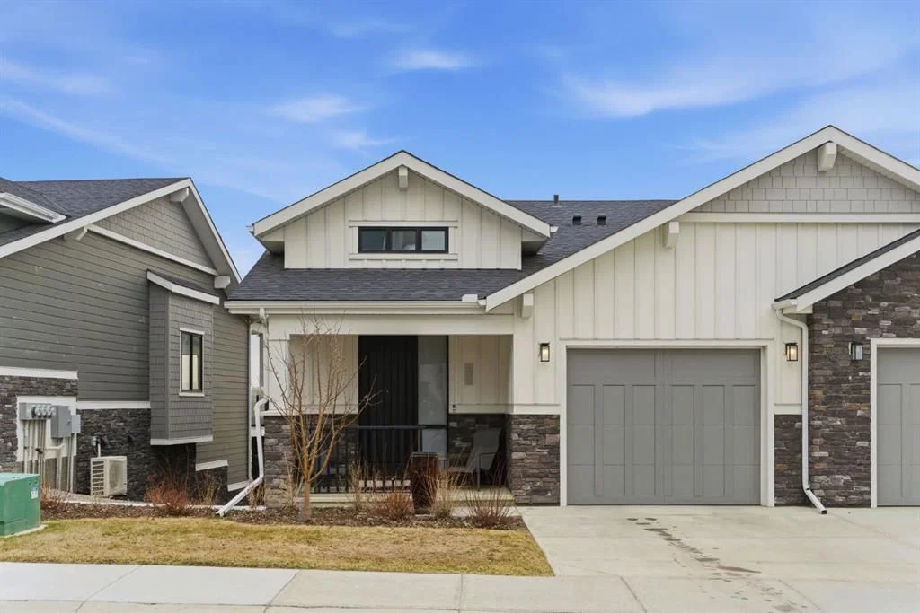 408 Crestridge Common SW, Calgary — main listing photo