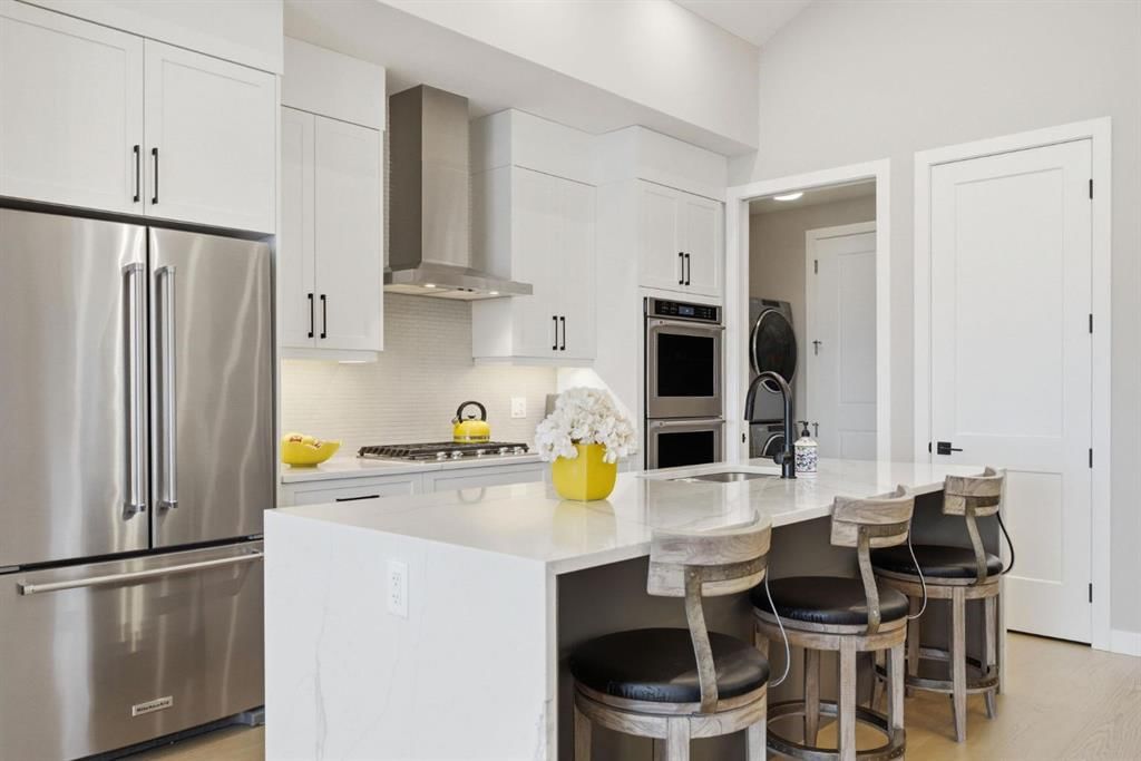 408 Crestridge Common SW, Calgary — photo 3 of 50