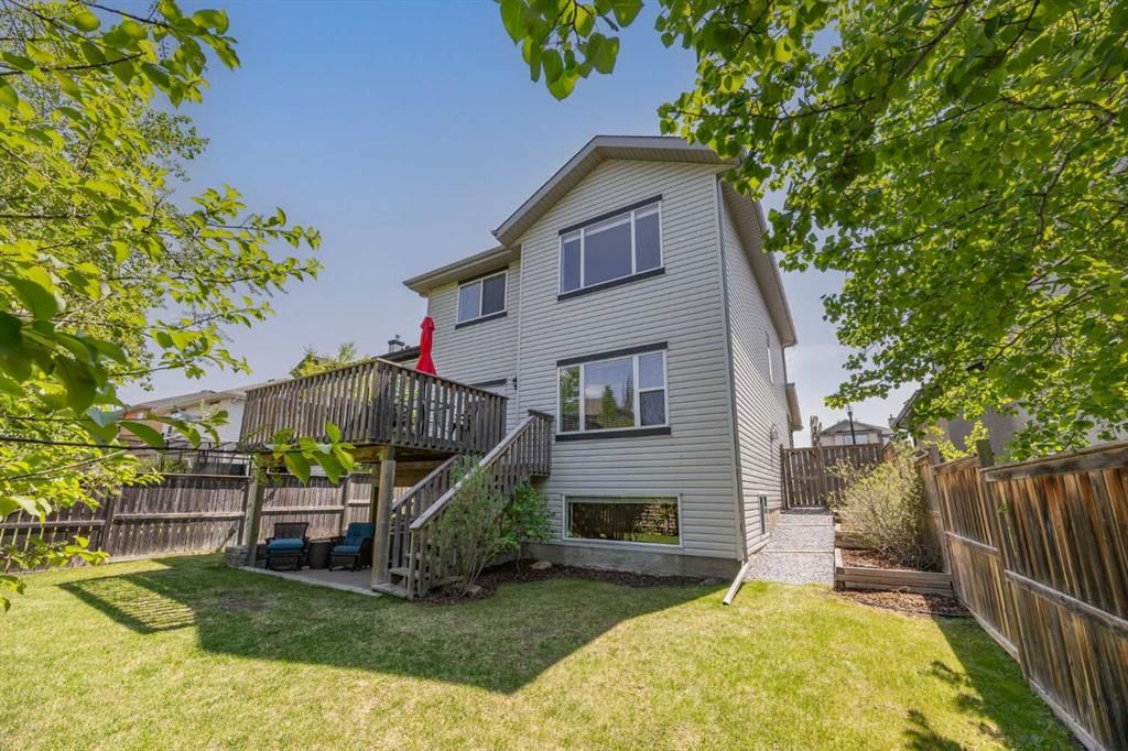 218 Wentworth Park SW, Calgary — photo 2 of 50