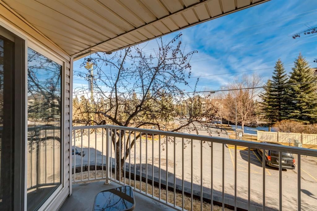 101, 11 Somervale View SW, Calgary — photo 2 of 24