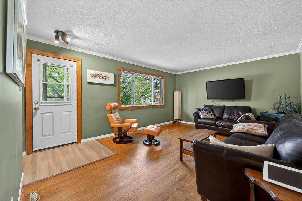 1632 Robson Crescent SE, Calgary — photo 2 of 50