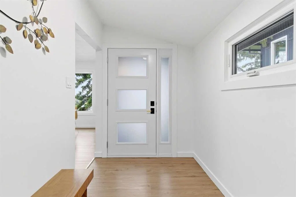 3615 1 Street NE, Calgary — photo 5 of 48