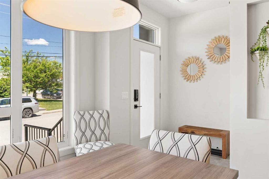 5406 21 Street SW, Calgary — photo 5 of 46