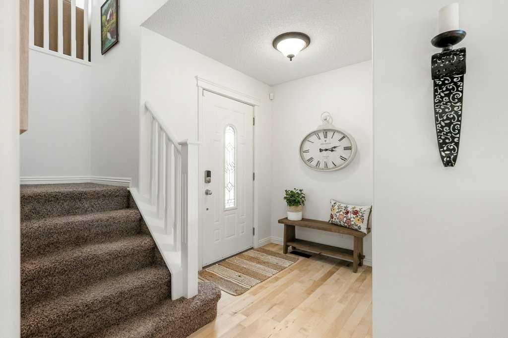 262 Autumn Circle SE, Calgary — photo 3 of 50