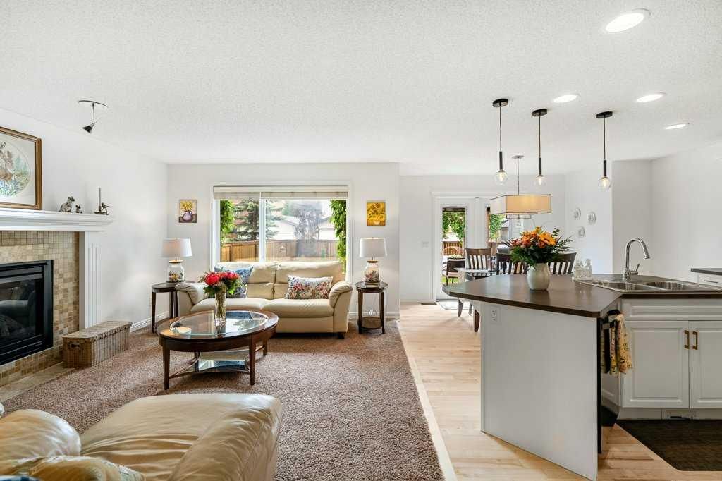 262 Autumn Circle SE, Calgary — photo 4 of 50